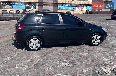 Хэтчбек Kia Ceed 2009 в Харькове