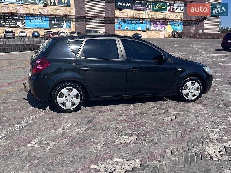 Хэтчбек Kia Ceed 2009 в Харькове