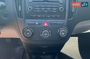 Хэтчбек Kia Ceed 2009 в Харькове