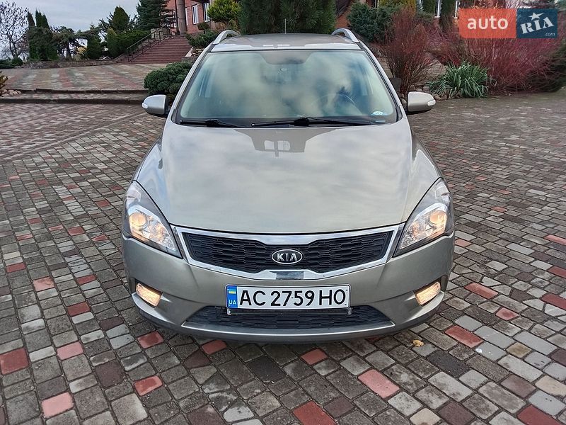 Универсал Kia Ceed 2012 в Нововолынске