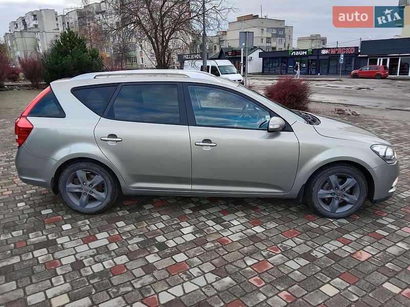 Универсал Kia Ceed 2012 в Нововолынске