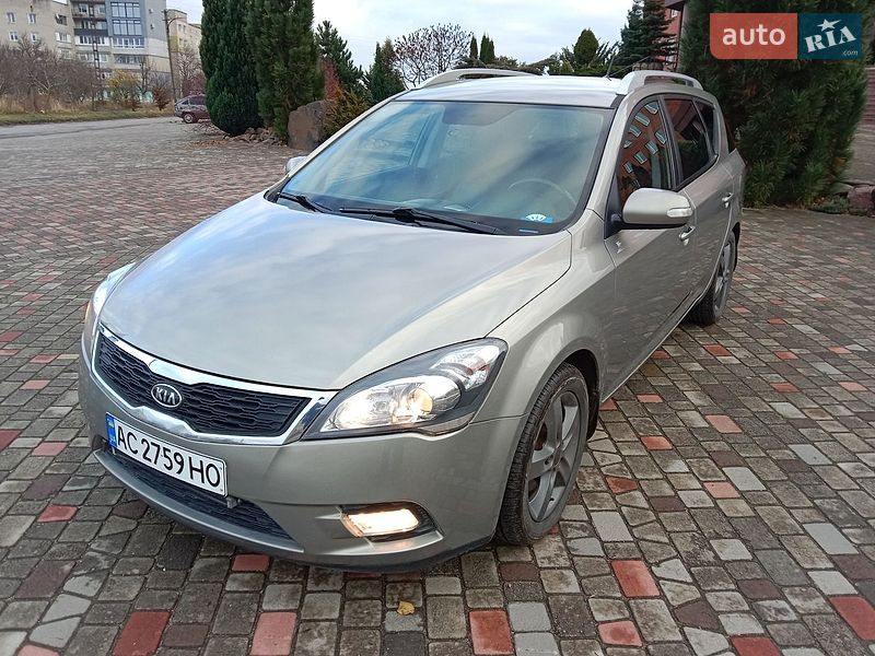 Универсал Kia Ceed 2012 в Нововолынске