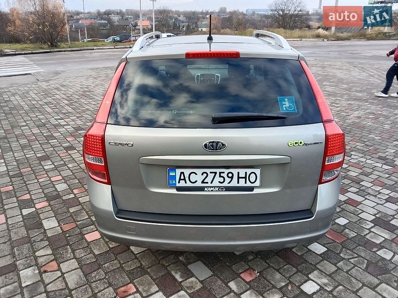 Универсал Kia Ceed 2012 в Нововолынске