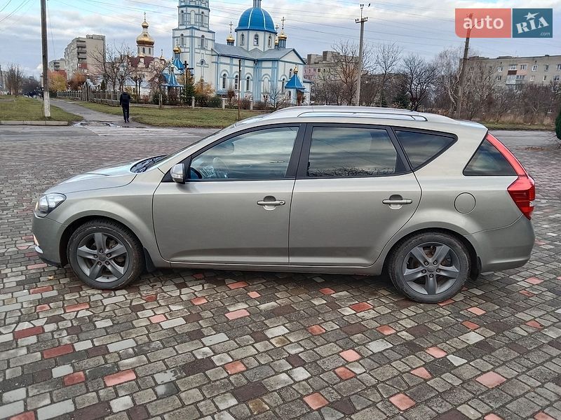 Универсал Kia Ceed 2012 в Нововолынске