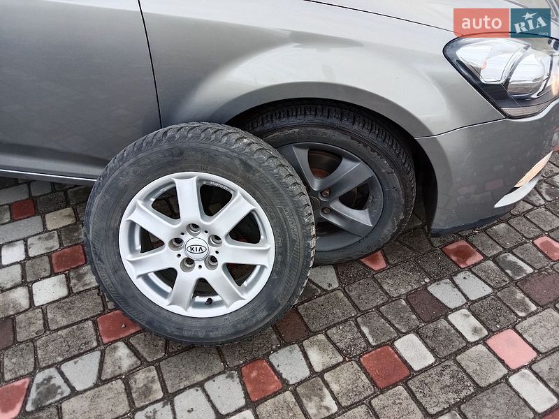 Универсал Kia Ceed 2012 в Нововолынске