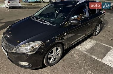 Kia Ceed  2012
