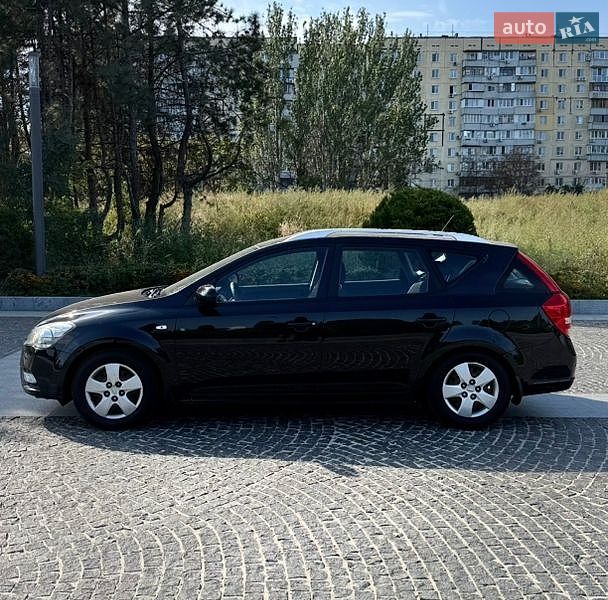 Универсал Kia Ceed 2009 в Днепре