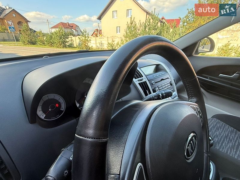 Хетчбек Kia Ceed 2009 в Луцьку