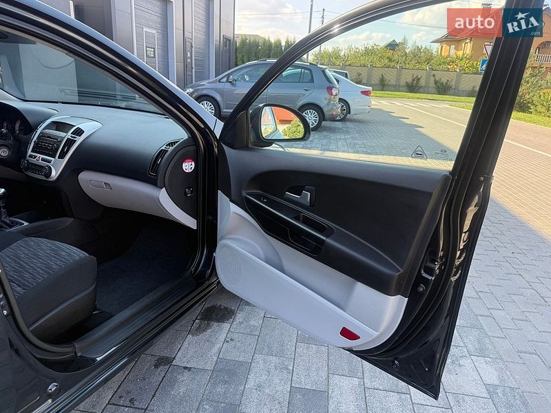 Хетчбек Kia Ceed 2009 в Луцьку