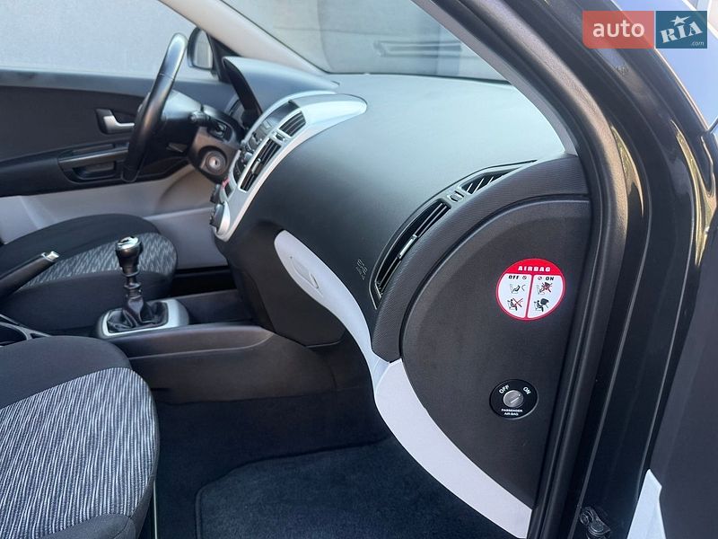 Хетчбек Kia Ceed 2009 в Луцьку