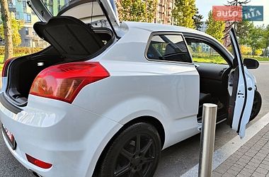 Хэтчбек Kia Ceed 2009 в Киеве