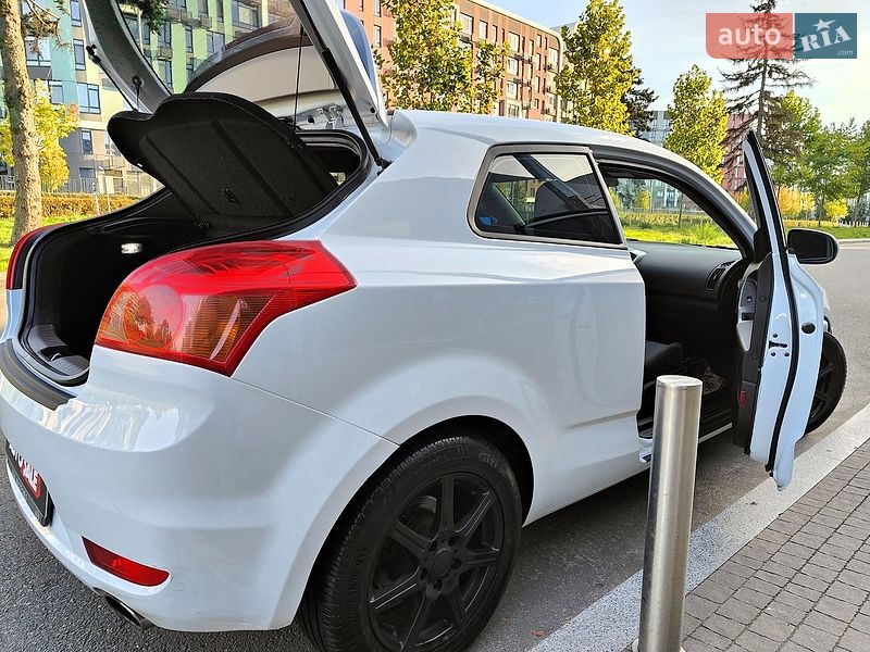 Хэтчбек Kia Ceed 2009 в Киеве