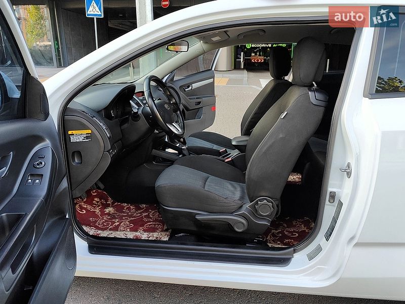 Хэтчбек Kia Ceed 2009 в Киеве