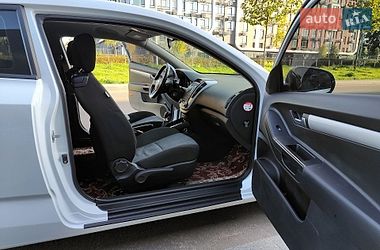 Хэтчбек Kia Ceed 2009 в Киеве