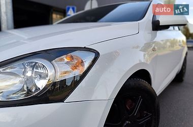 Хэтчбек Kia Ceed 2009 в Киеве