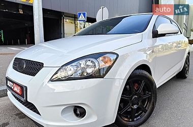 Хэтчбек Kia Ceed 2009 в Киеве