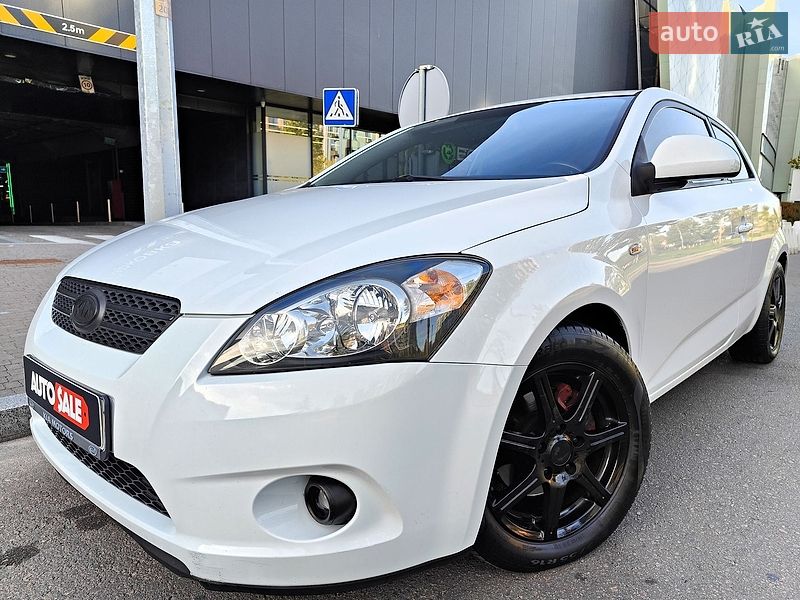 Хэтчбек Kia Ceed 2009 в Киеве