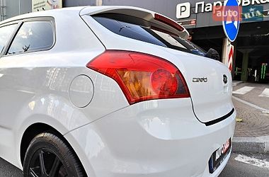 Хэтчбек Kia Ceed 2009 в Киеве