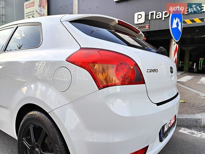Хэтчбек Kia Ceed 2009 в Киеве