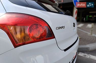 Хэтчбек Kia Ceed 2009 в Киеве