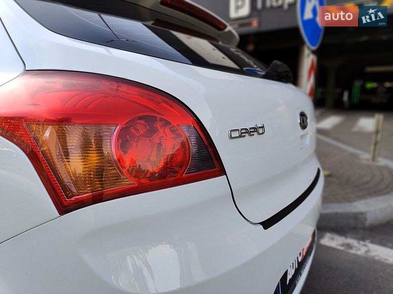 Хэтчбек Kia Ceed 2009 в Киеве