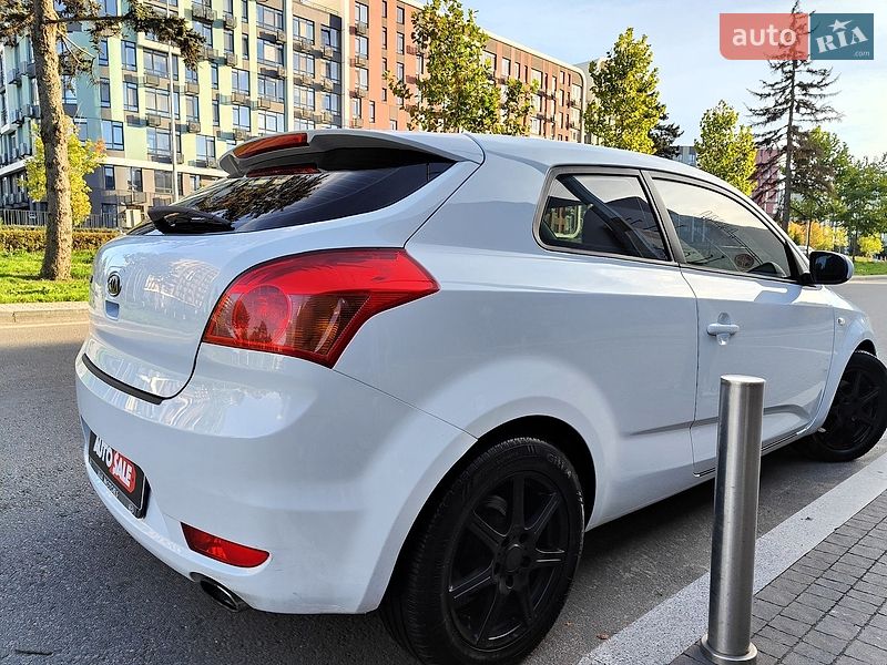 Хэтчбек Kia Ceed 2009 в Киеве