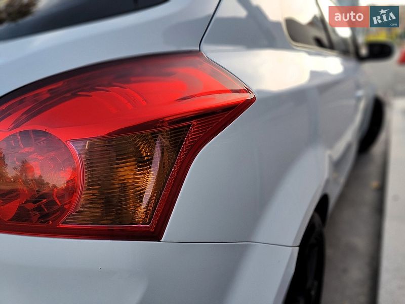 Хэтчбек Kia Ceed 2009 в Киеве