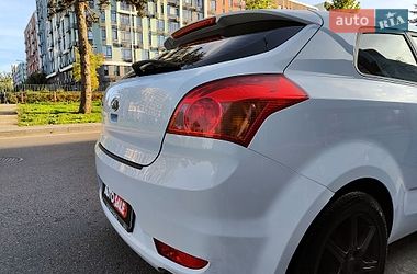Хэтчбек Kia Ceed 2009 в Киеве