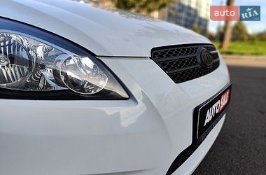 Хэтчбек Kia Ceed 2009 в Киеве