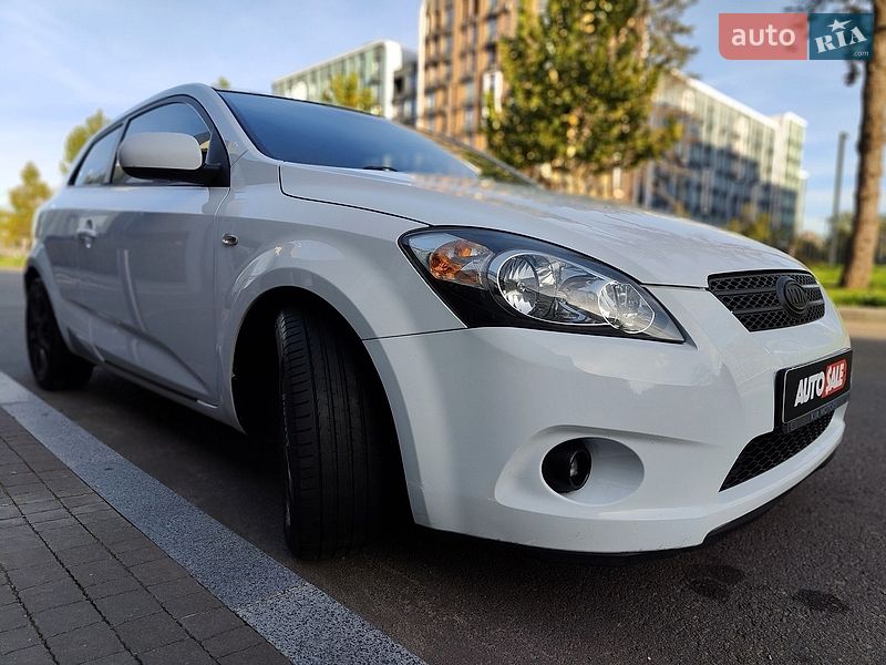 Хэтчбек Kia Ceed 2009 в Киеве