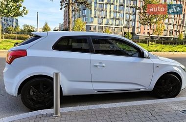 Хэтчбек Kia Ceed 2009 в Киеве