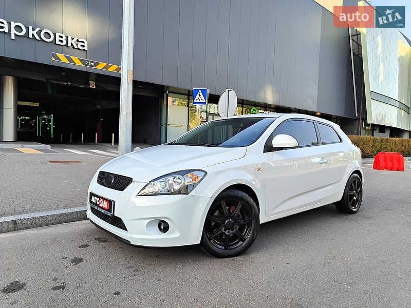 Хэтчбек Kia Ceed 2009 в Киеве