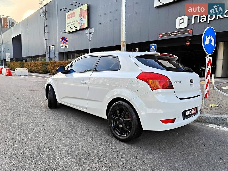 Хэтчбек Kia Ceed 2009 в Киеве