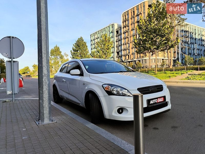 Хэтчбек Kia Ceed 2009 в Киеве
