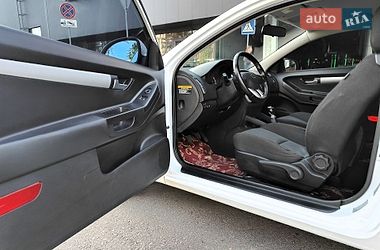 Хэтчбек Kia Ceed 2009 в Киеве