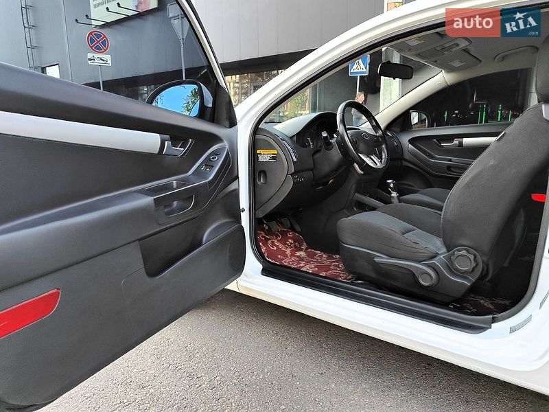 Хэтчбек Kia Ceed 2009 в Киеве