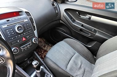 Хэтчбек Kia Ceed 2009 в Киеве