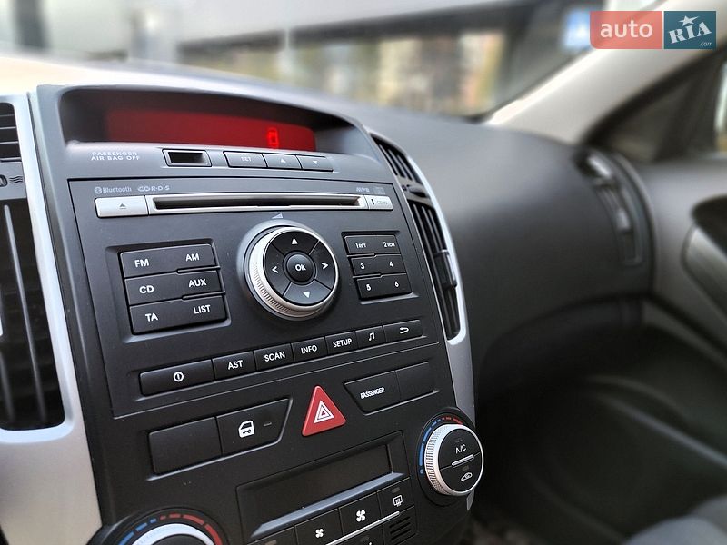 Хэтчбек Kia Ceed 2009 в Киеве
