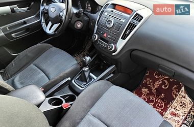 Хэтчбек Kia Ceed 2009 в Киеве