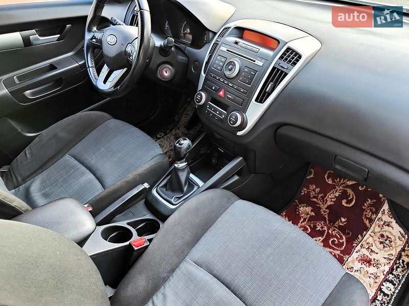 Хэтчбек Kia Ceed 2009 в Киеве