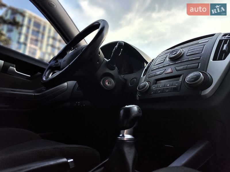 Хэтчбек Kia Ceed 2009 в Киеве