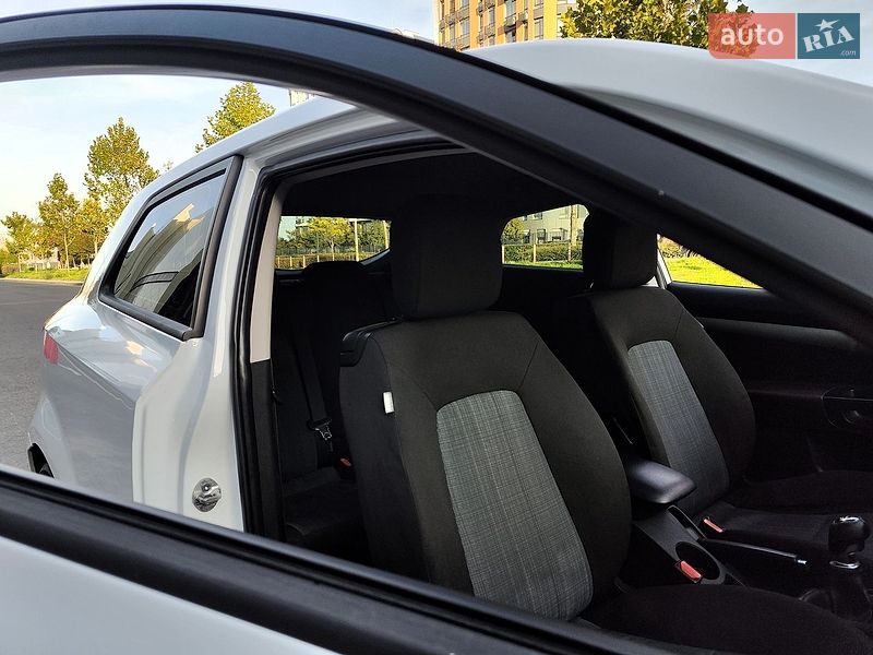 Хэтчбек Kia Ceed 2009 в Киеве
