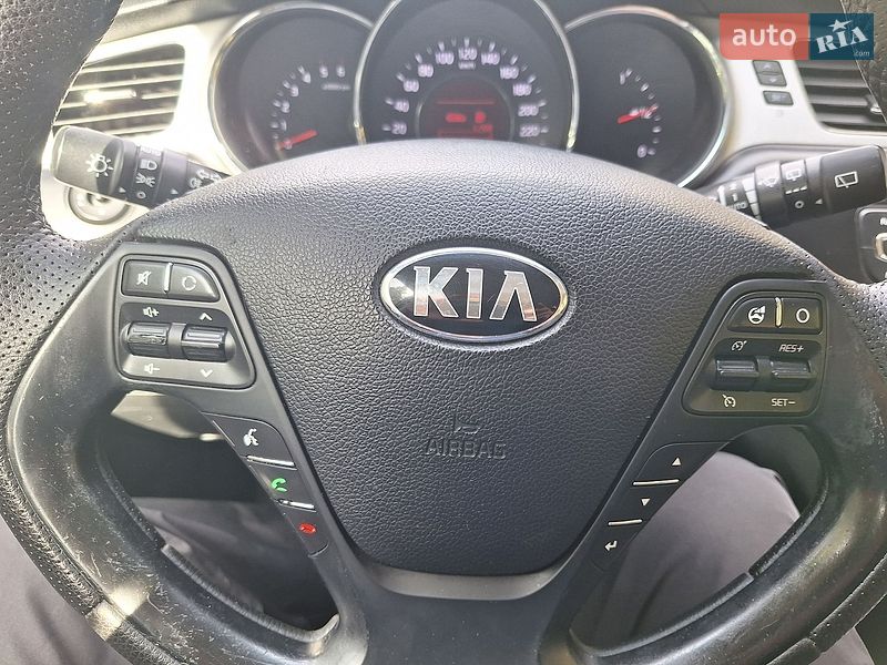 Хэтчбек Kia Ceed 2012 в Радивилове