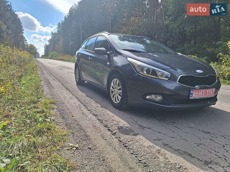 Хэтчбек Kia Ceed 2012 в Радивилове