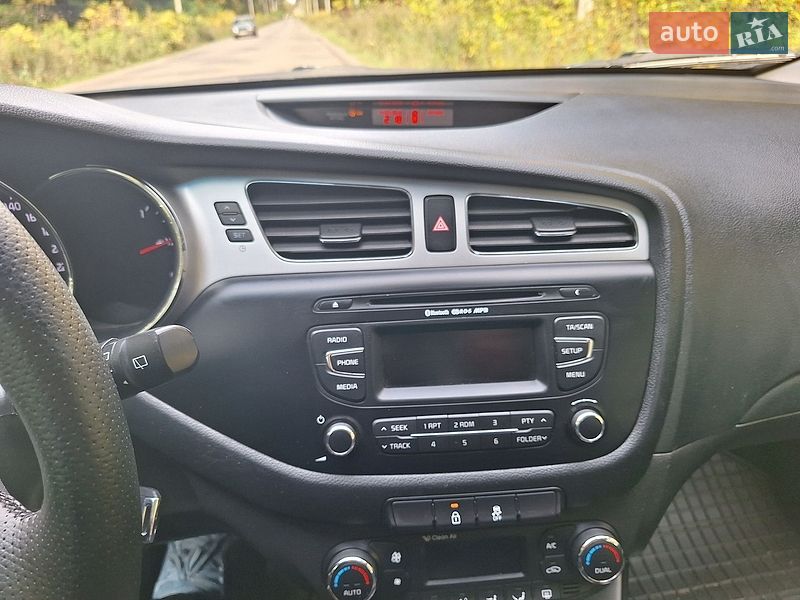Хэтчбек Kia Ceed 2012 в Радивилове
