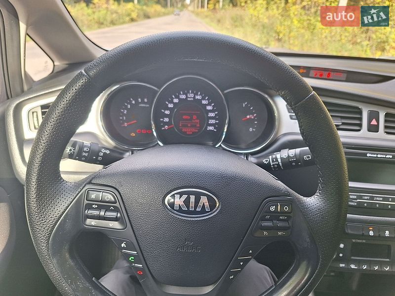 Хэтчбек Kia Ceed 2012 в Радивилове