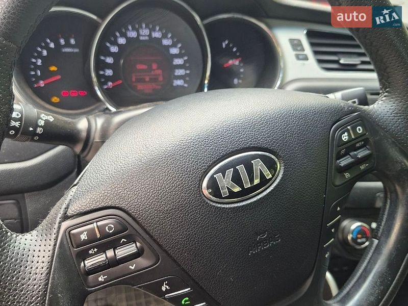 Хэтчбек Kia Ceed 2012 в Радивилове