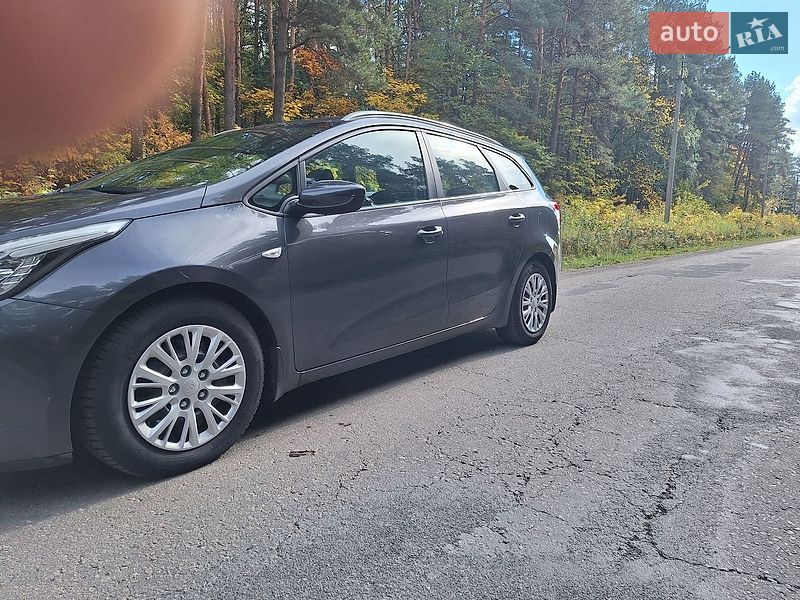 Хэтчбек Kia Ceed 2012 в Радивилове