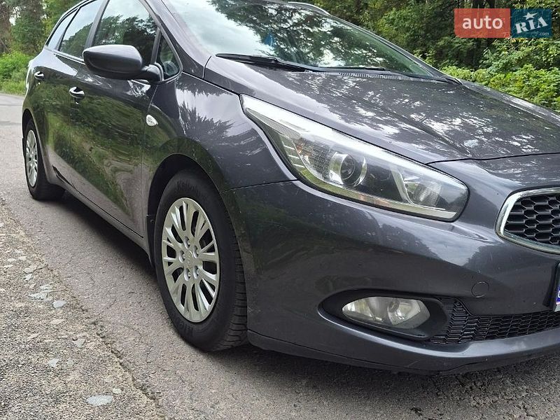 Хэтчбек Kia Ceed 2012 в Радивилове