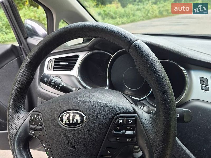 Хэтчбек Kia Ceed 2012 в Радивилове